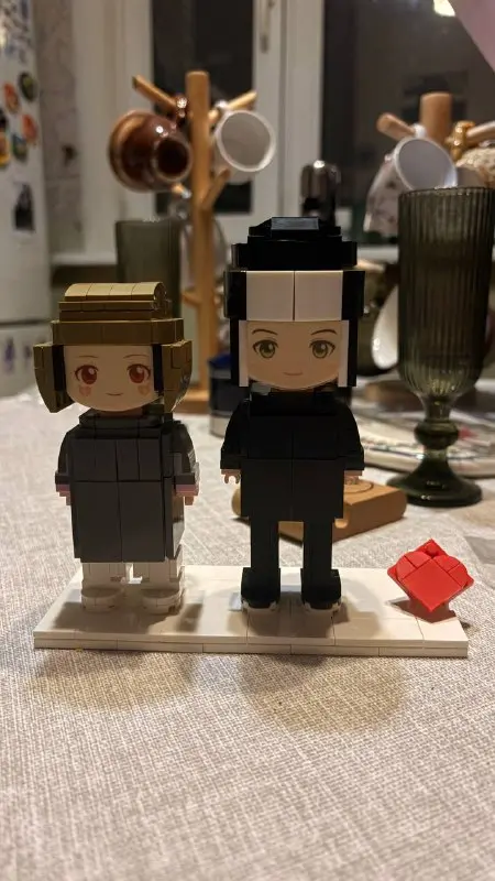 Фигурка BrickMe на фотографии клиента — Сабина